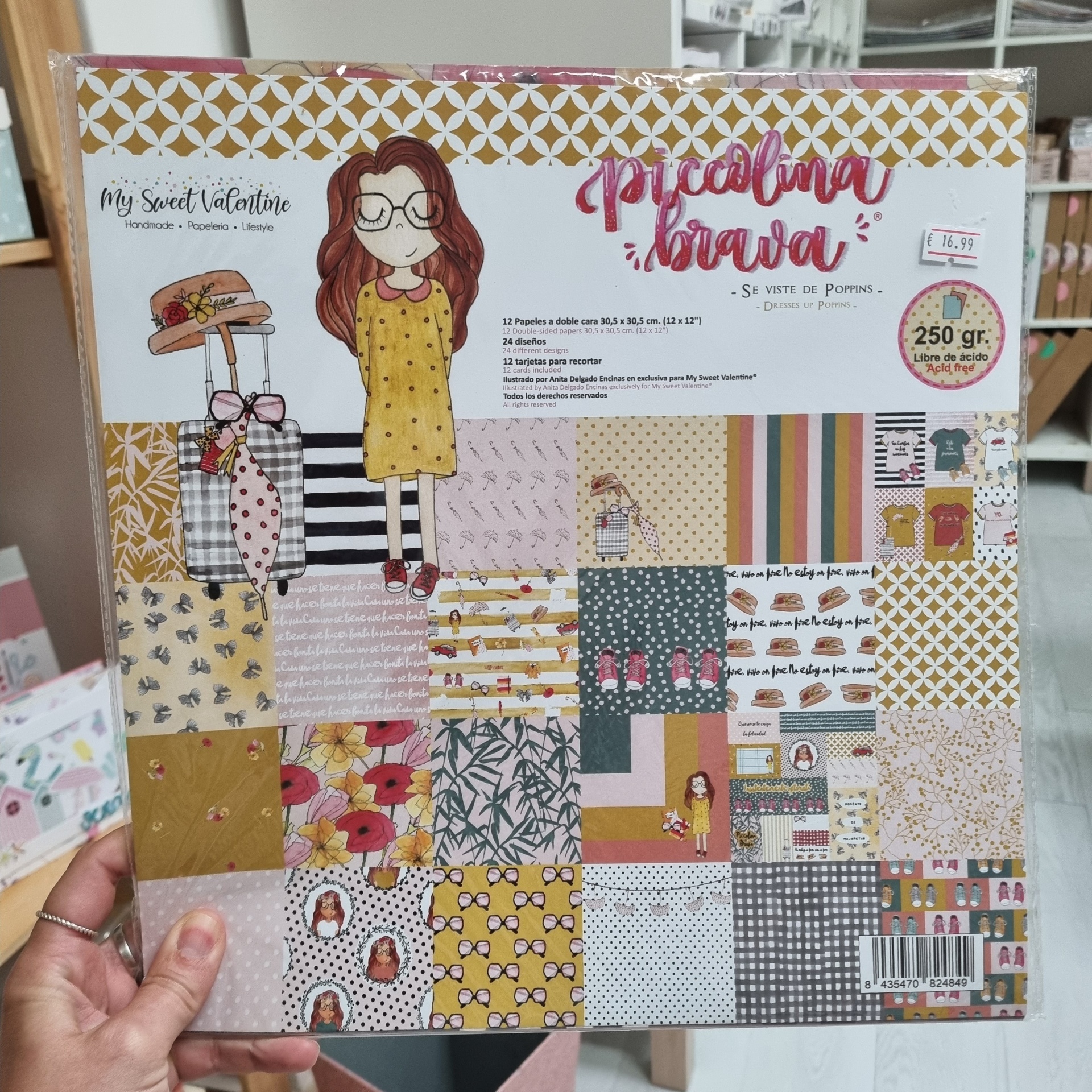 Kit de papel para scrapbooking com ilustração de menina e vários padrões coloridos