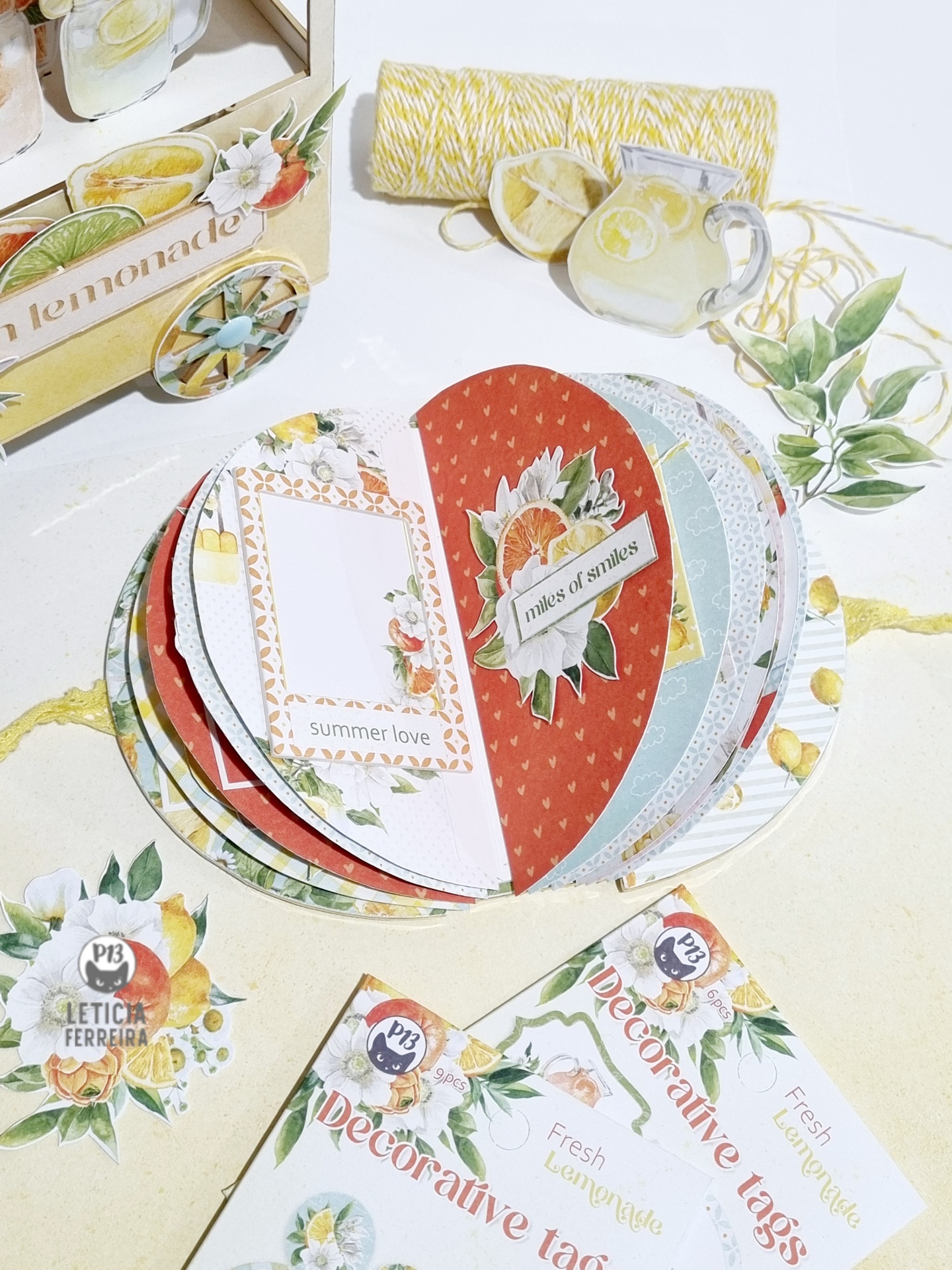 Etiquetas decorativas temáticas de verão com limões e flores em várias cores e textos em inglês.