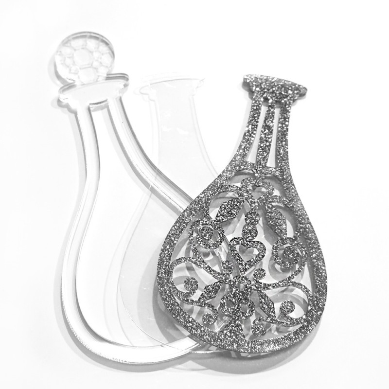 Três moldes para artesanato com diferentes padrões vazados e texturas