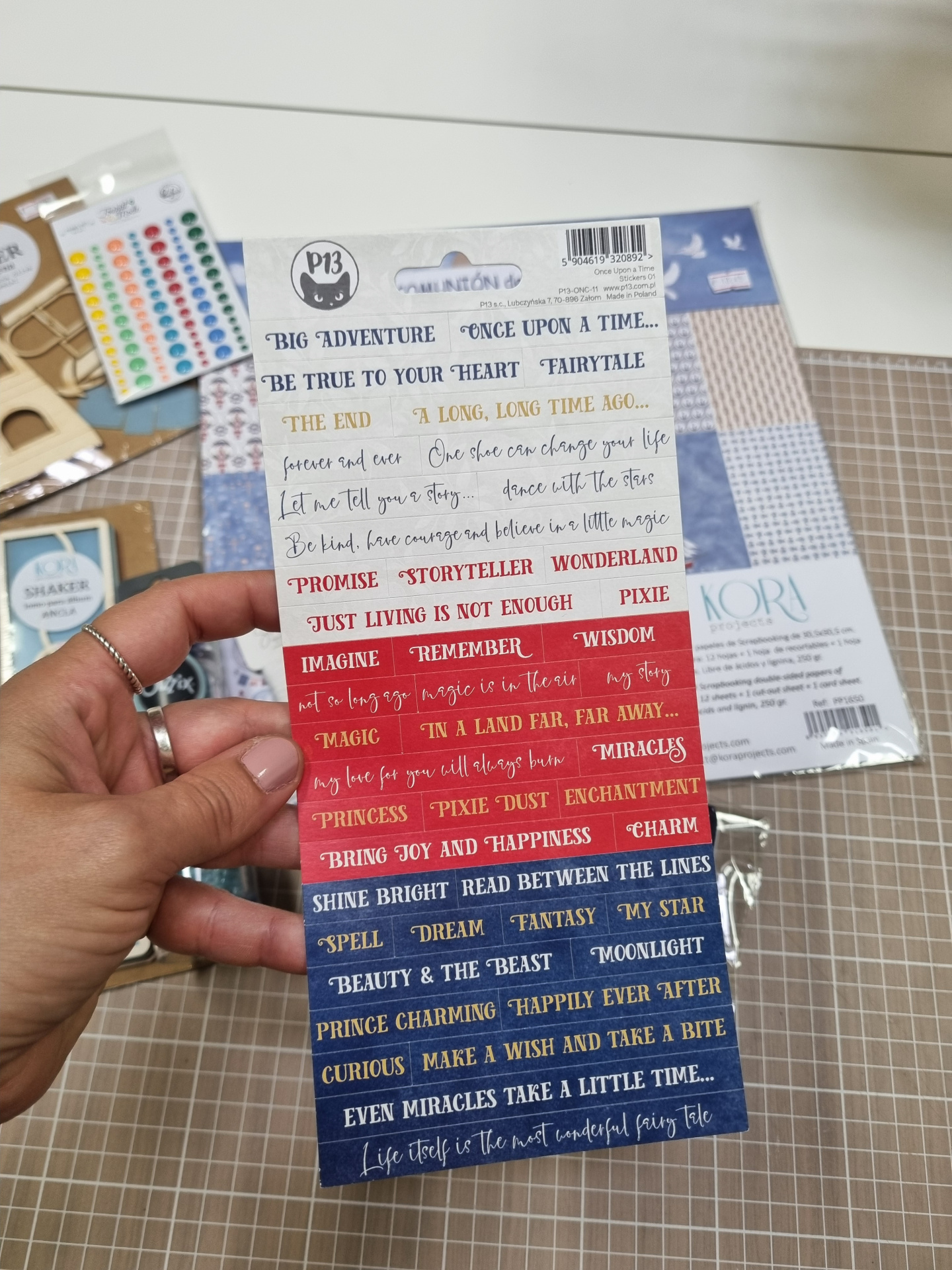 Folha de autocolantes coloridos com frases em inglês para scrapbook
