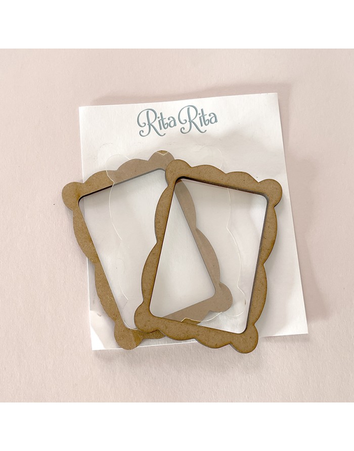 Duas molduras de cartão castanho com formato ondulado sobre cartão branco com texto 'Rita Rita'