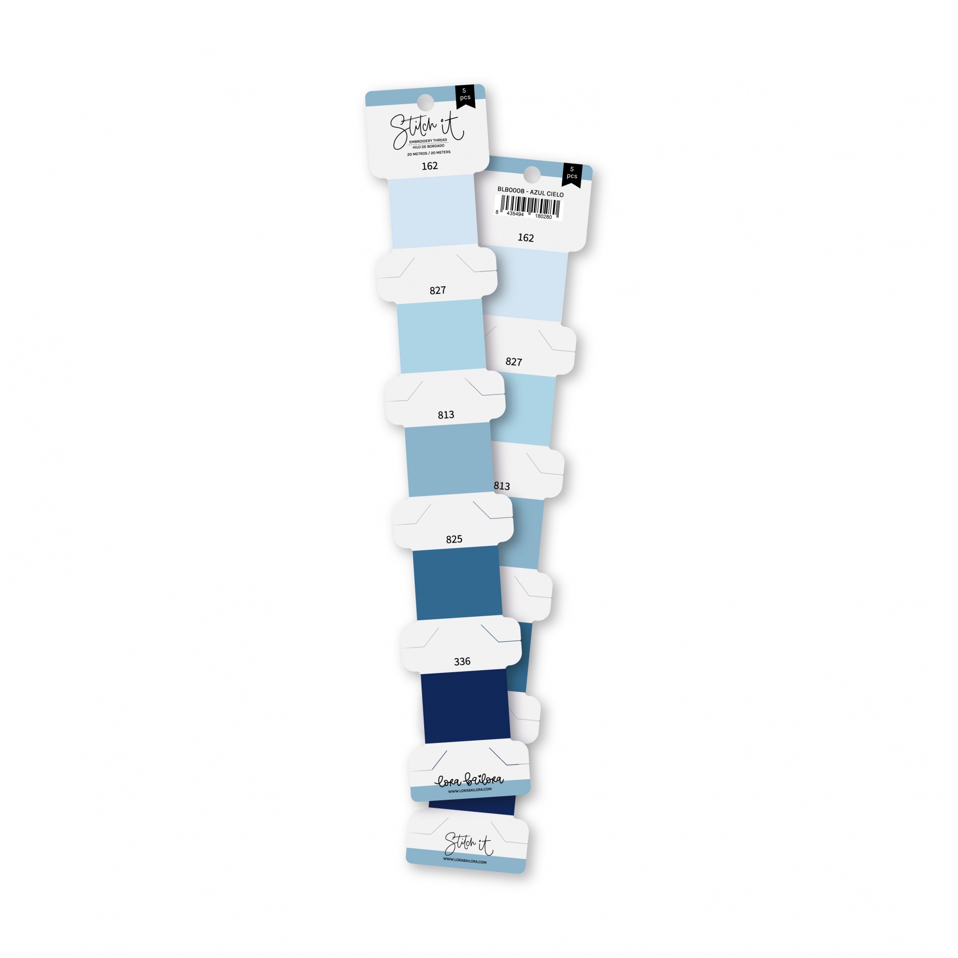 Conjunto de fios de bordado em tons de azul com etiquetas e carretel de cartão branco