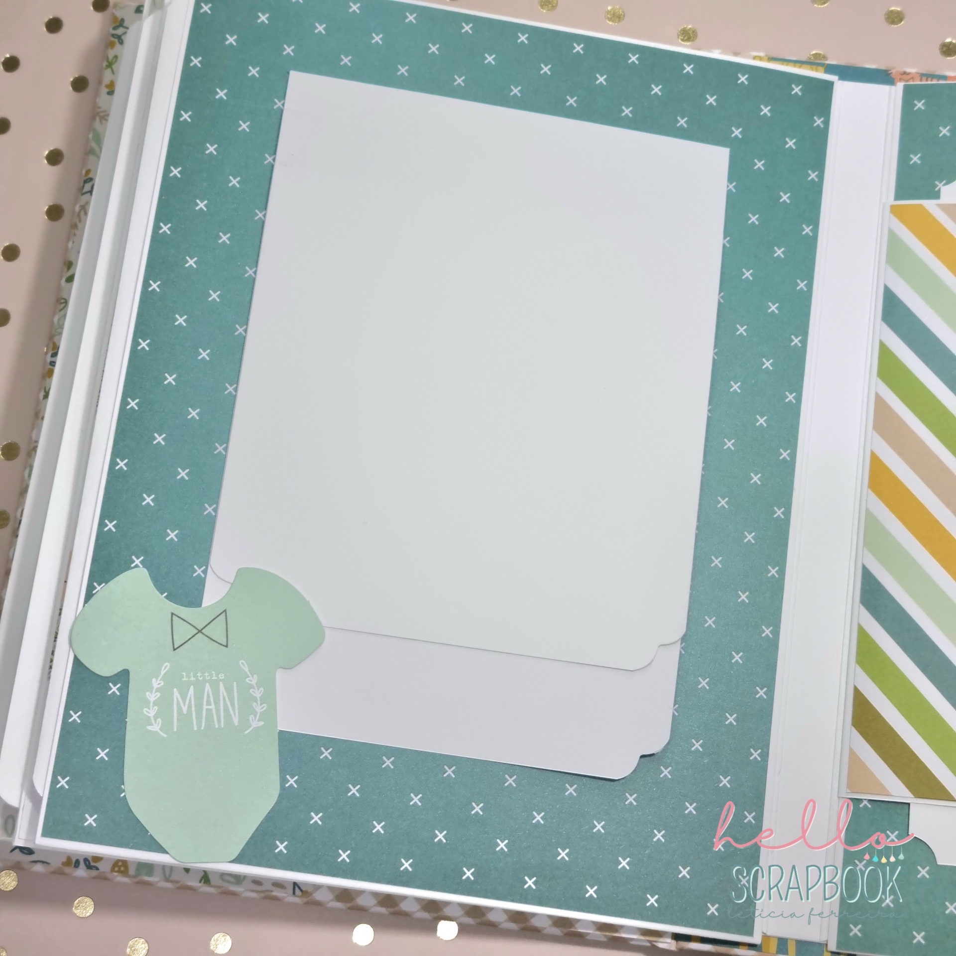 Página de álbum de scrapbook verde com espaço para foto e decoração de body verde com texto MAN.