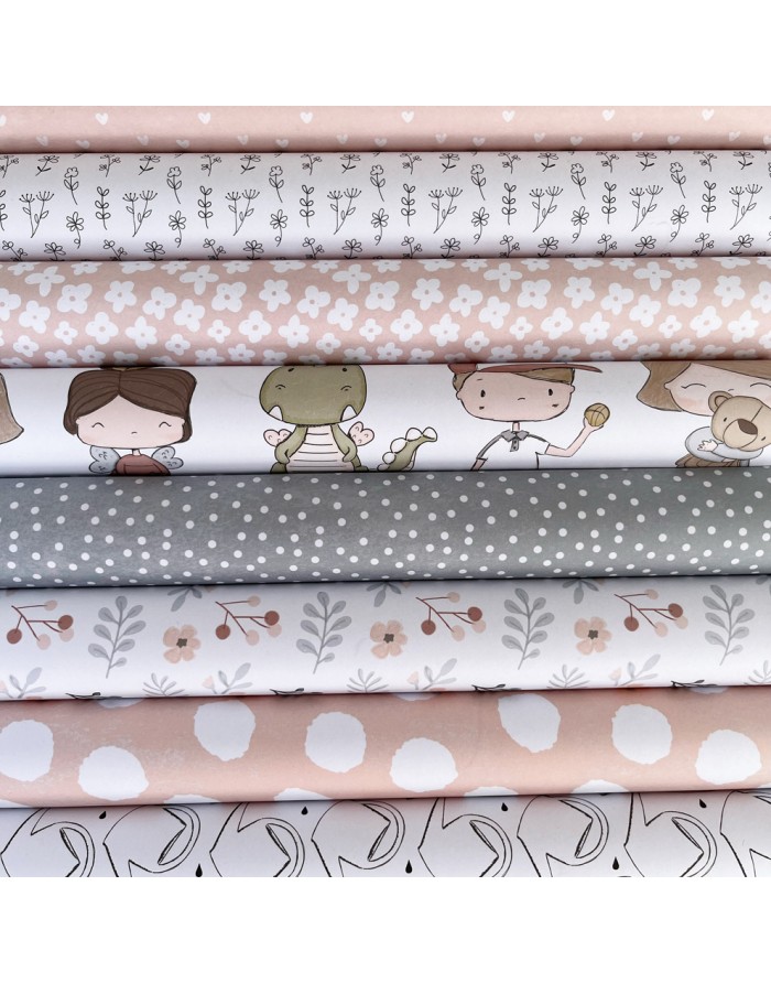 Conjunto de tecidos com padrões florais, bolinhas e desenhos infantis em tons pastel