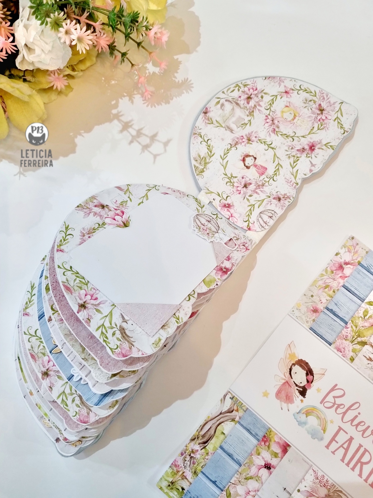 Cartões decorativos com tema de fadas, flores e texto Believe FAIRY