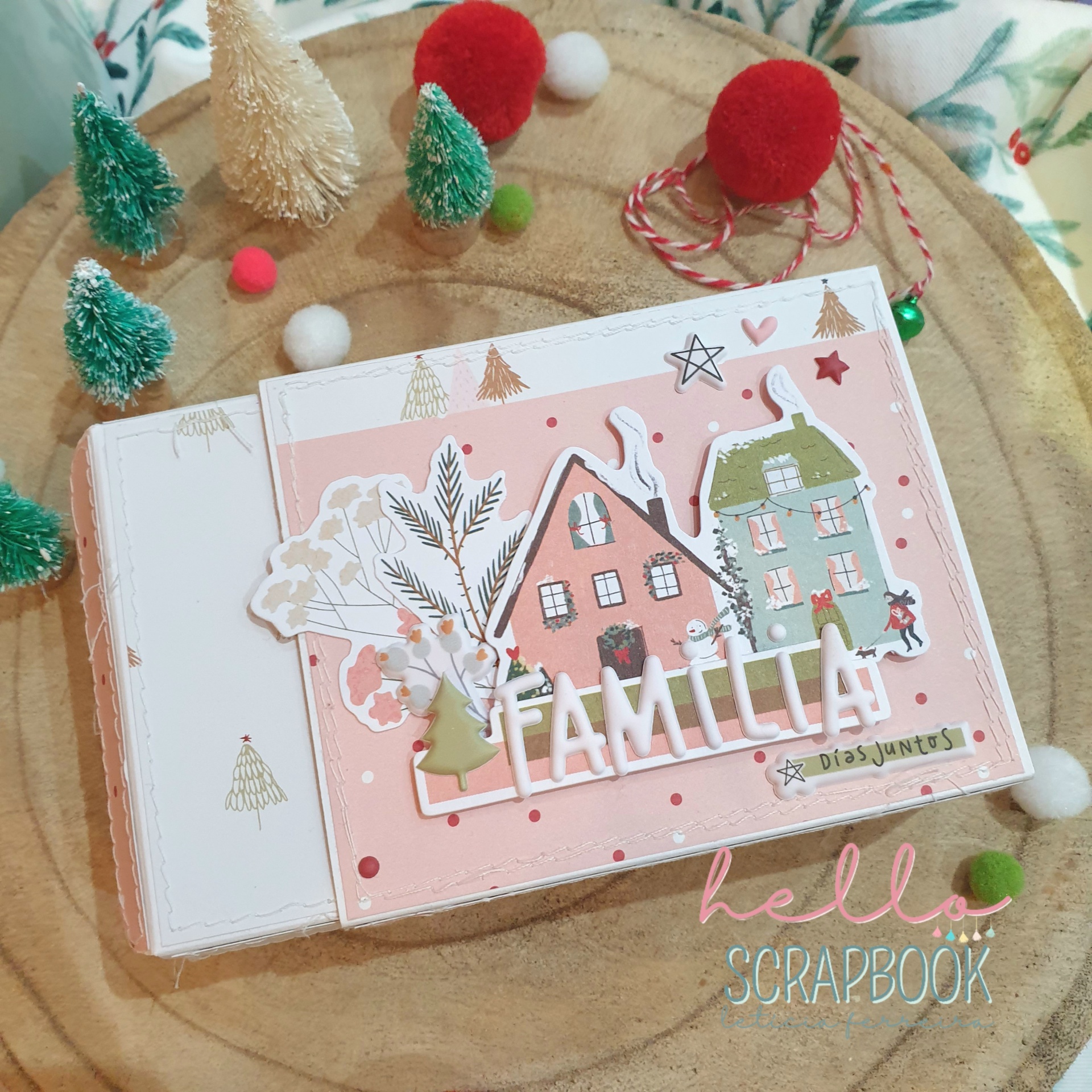 Scrapbook decorativo com tema de Natal e palavra FAMÍLIA