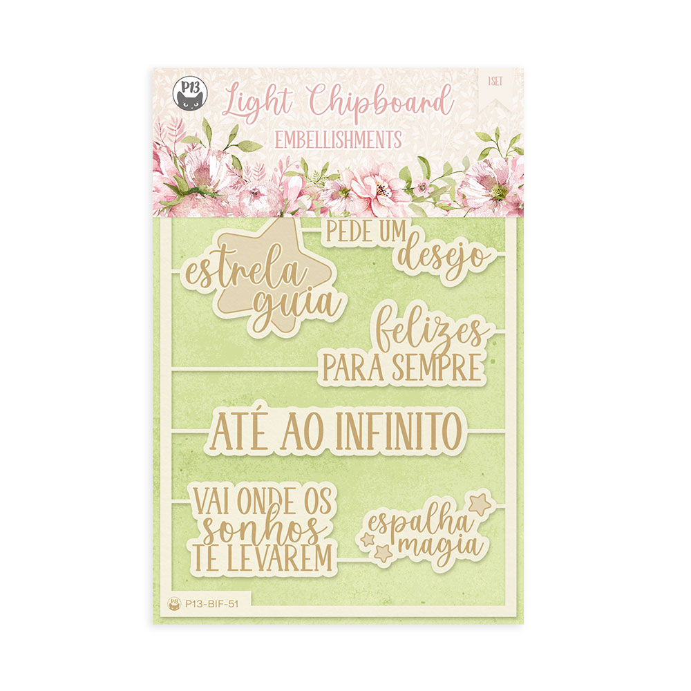 Ornamentos em chipboard com frases em português em fundo verde claro e detalhe floral