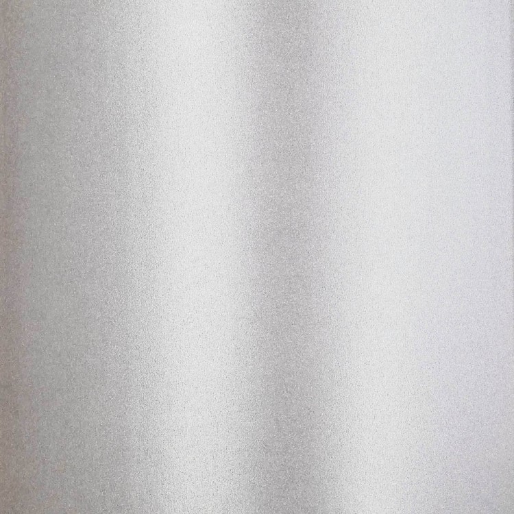 Superfície metálica prateada e lisa