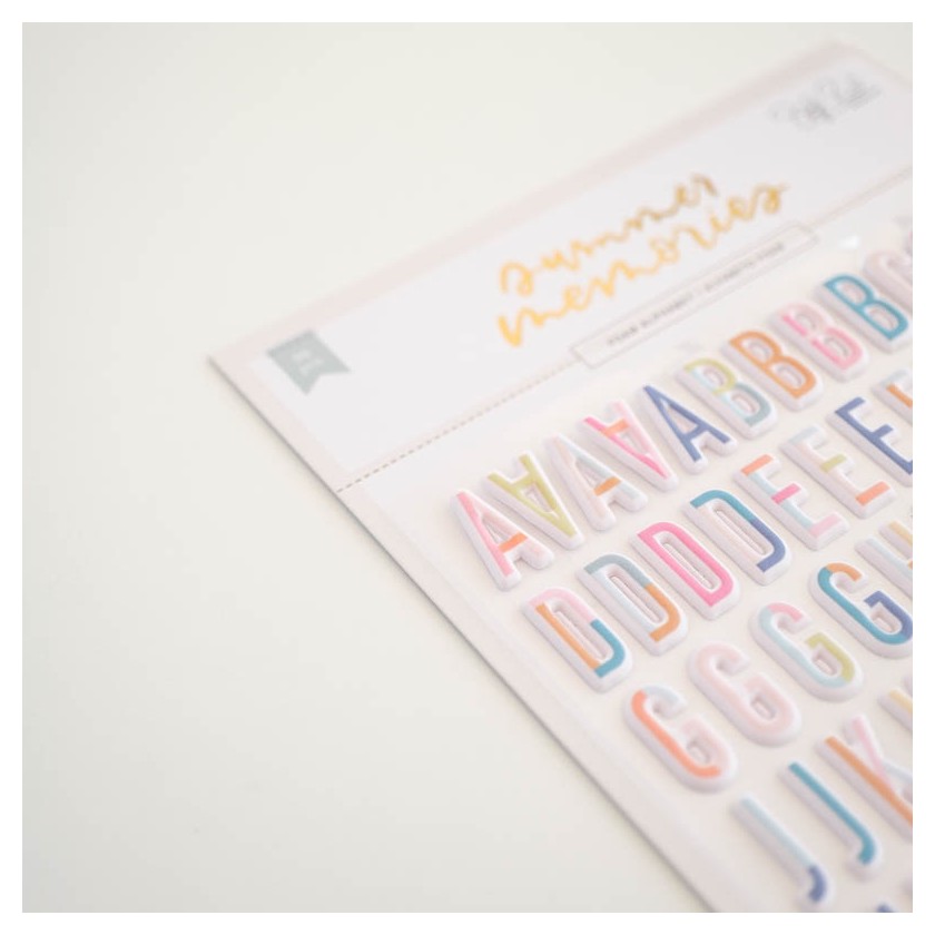 Autocolantes de letras coloridas em pacote com texto 