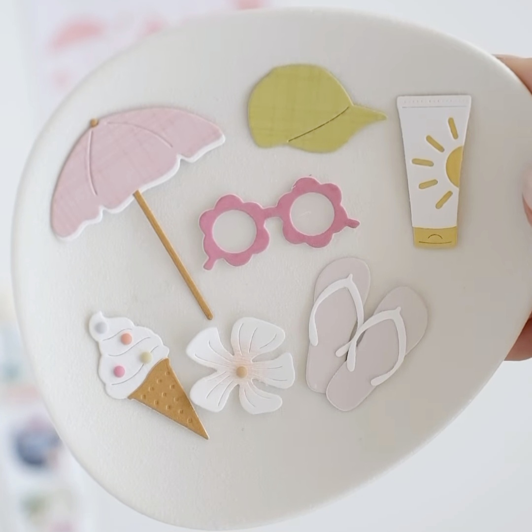 Ícones de verão coloridos sobre fundo branco