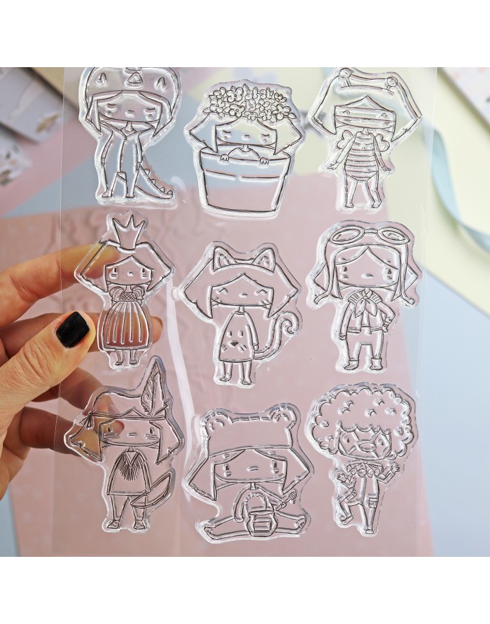 Carimbos transparentes com desenhos de personagens animados minimalistas