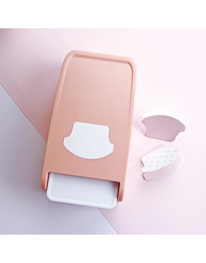 Dispositivo de corte e perfuração plástico pêssego e branco com duas peças perfuradas