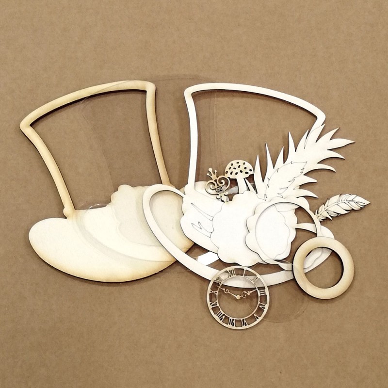 Peças decorativas de madeira cortada a laser em forma de chapéu com adornos naturais e relógio