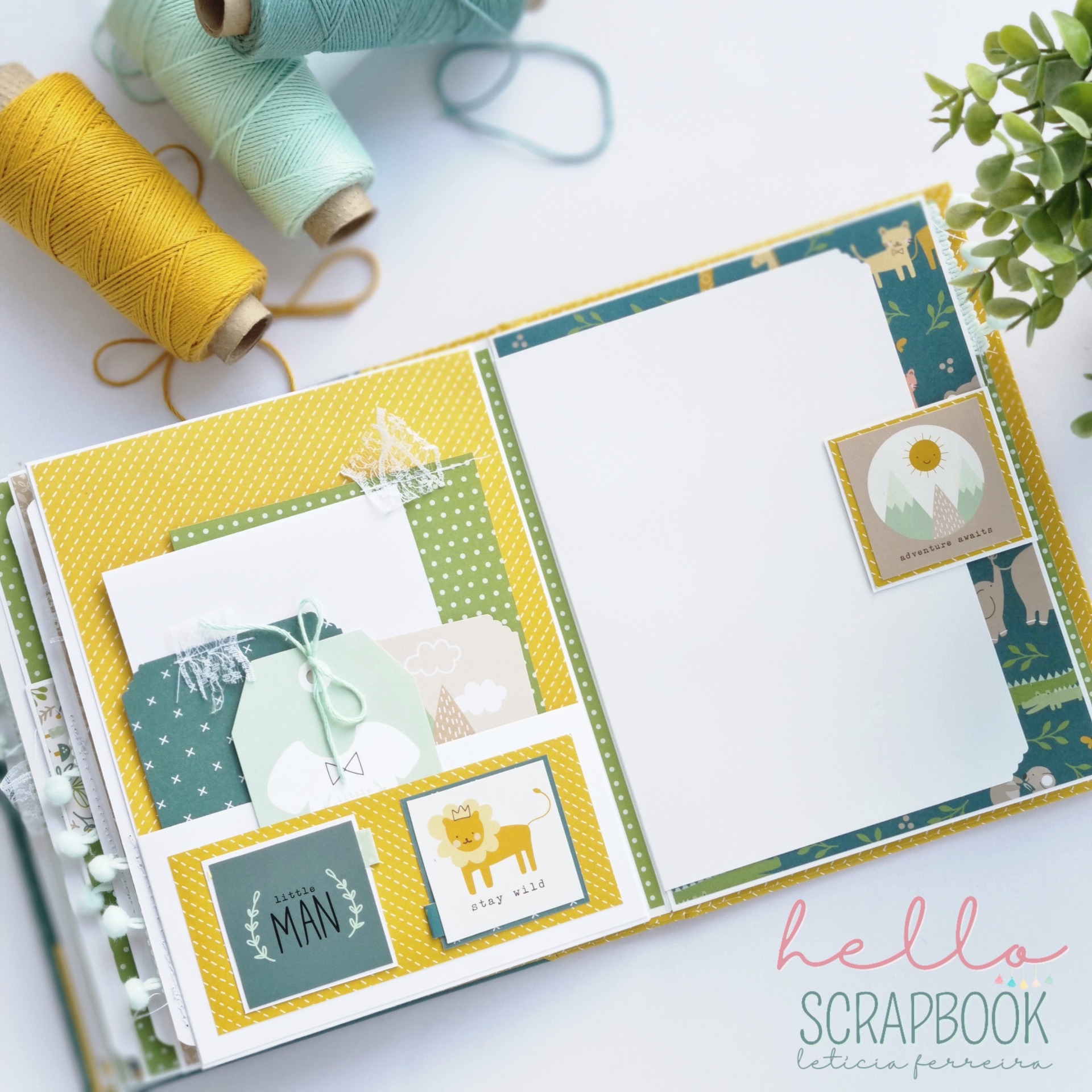 Scrapbook decorado com ilustrações e espaços para fotos