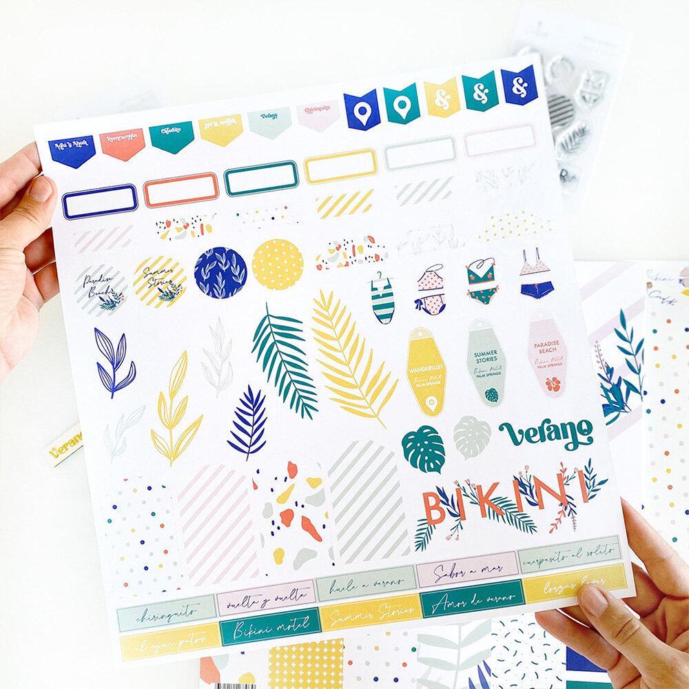 Folha de autocolantes coloridos com padrões e textos relacionados com o verão