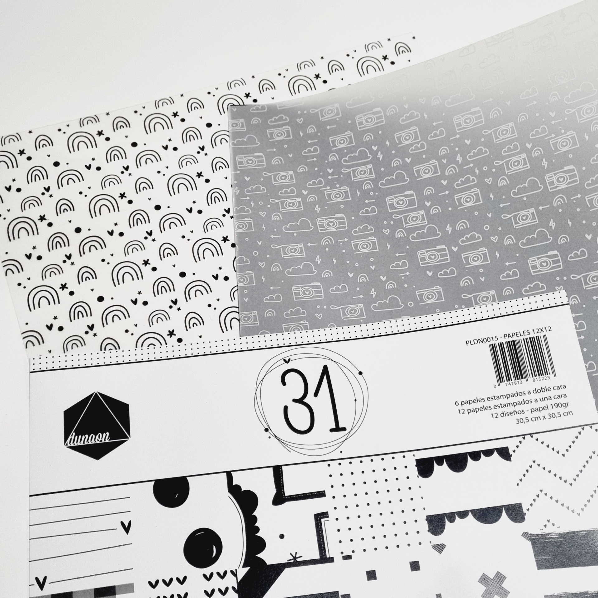 Papel de embrulho preto e branco com vários padrões e etiqueta 31