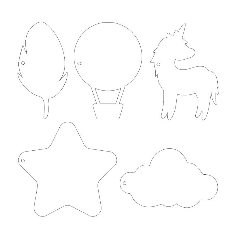 Cinco moldes para recorte em formas várias, com um furo para pendurar.