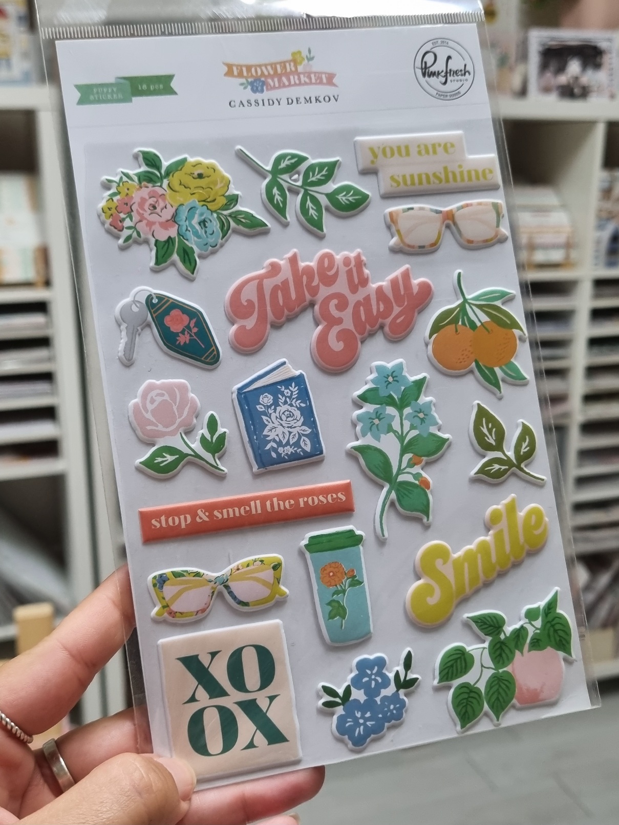 Pack de stickers em relevo com frases e imagens florais coloridas em fundo branco