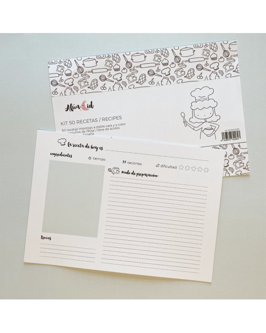 Kit de 50 receitas com design preto e branco e ilustrações de cozinha.