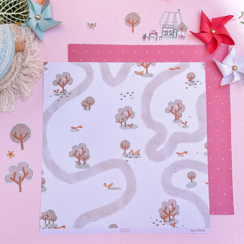 Ilustração com árvores, esquilos e caminhos em cores suaves sobre fundo branco e rosa.