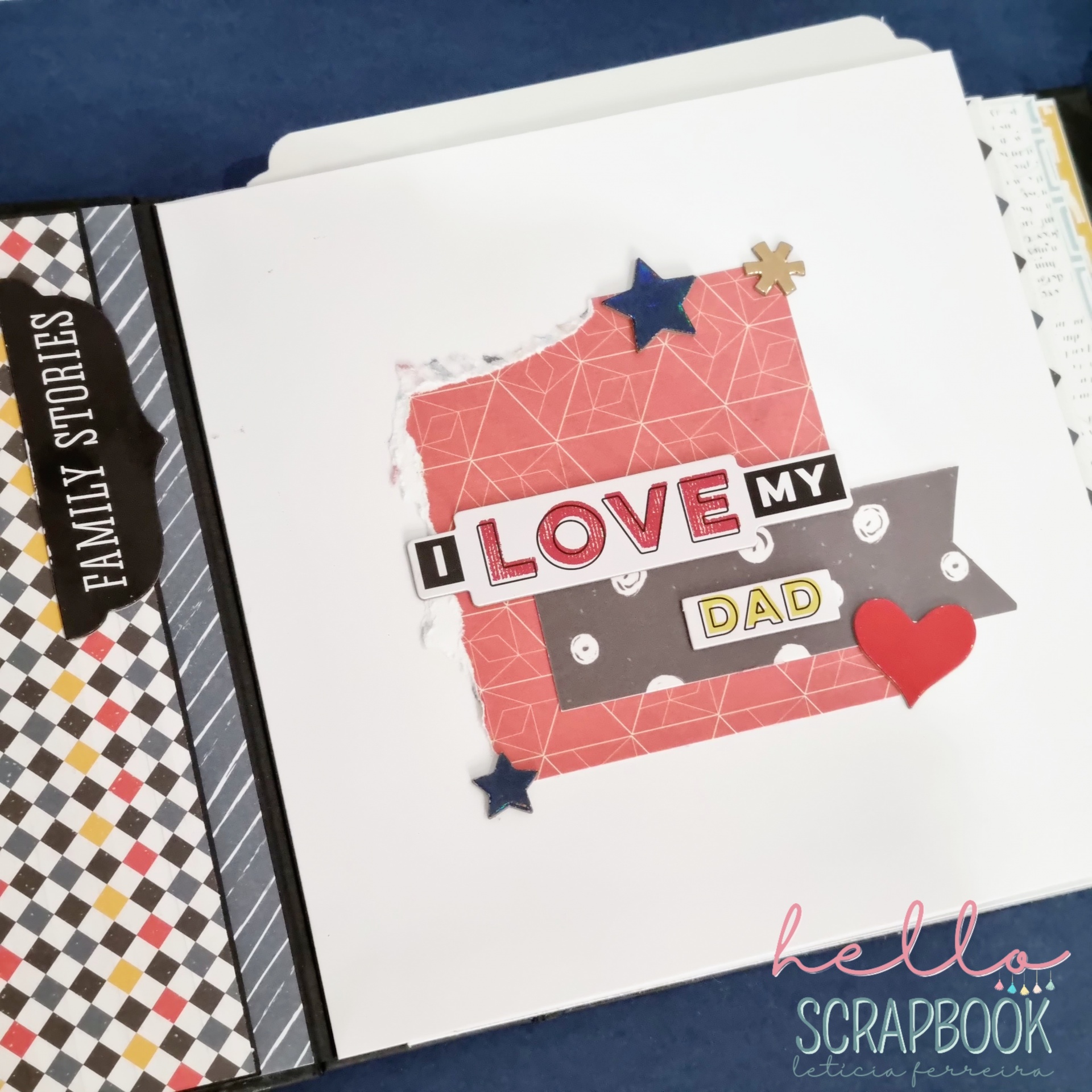 Capa de scrapbook decorada com texto 'I LOVE MY DAD' e padrão xadrez lateral