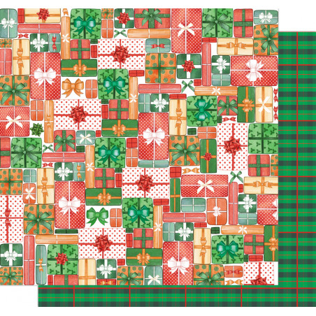 Papel de embrulho com presente de Natal e padrão xadrez