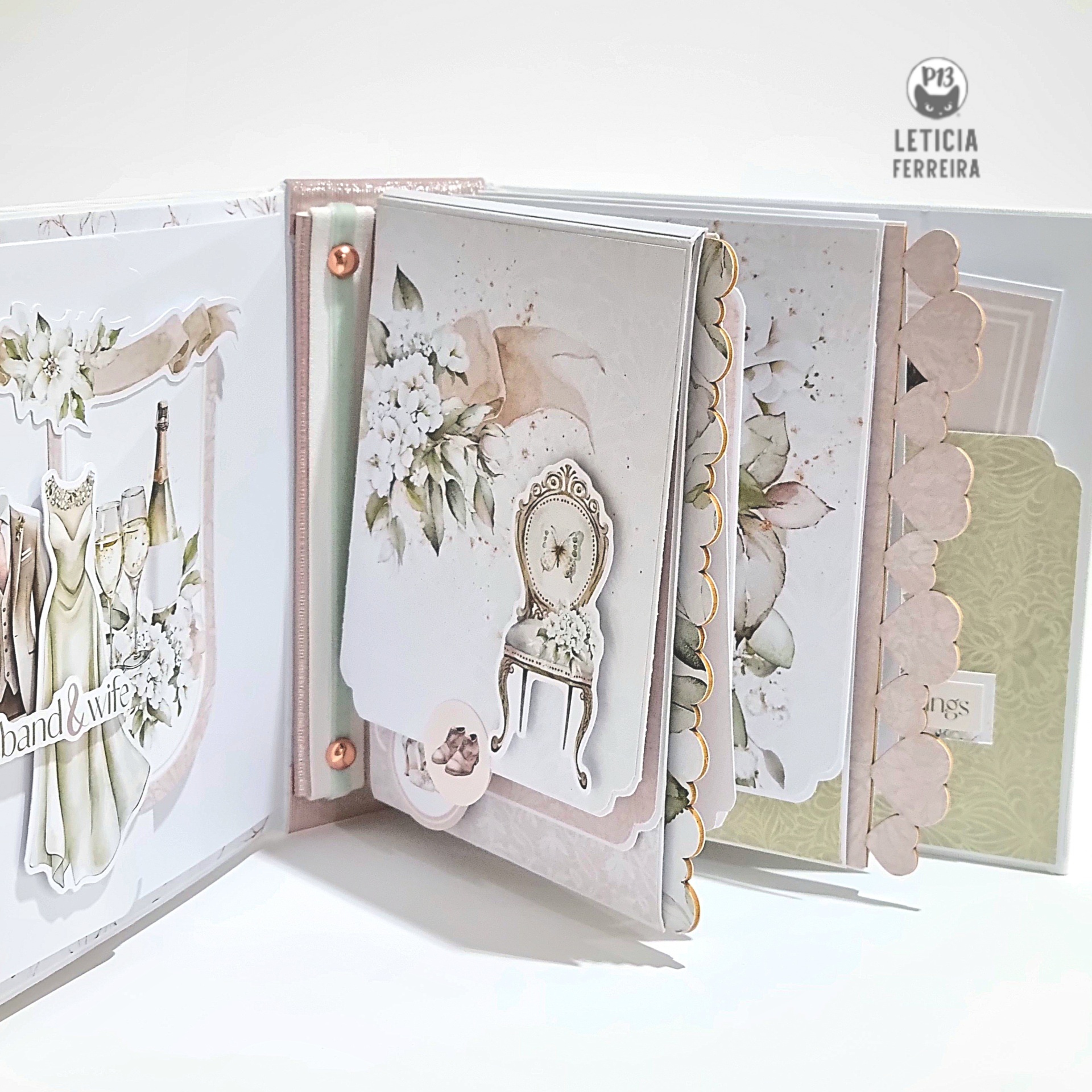 Álbum decorativo com páginas pastel e desenhos florais