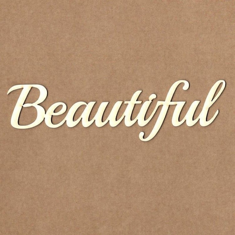 Palavra 'Beautiful' em madeira branca sobre fundo castanho