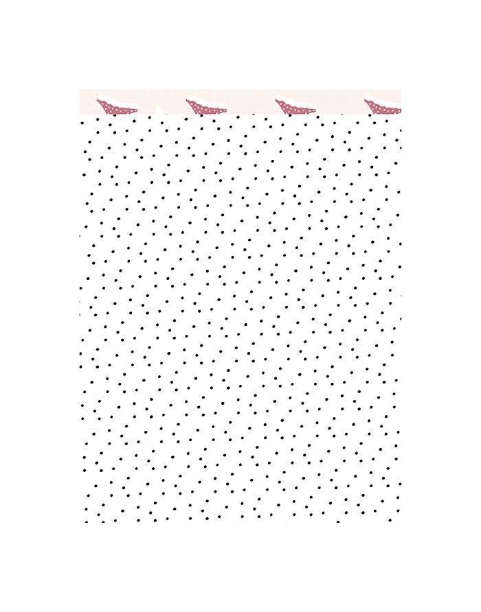 Tecido branco com padrão de bolinhas pretas e borda com pássaros cor de rosa