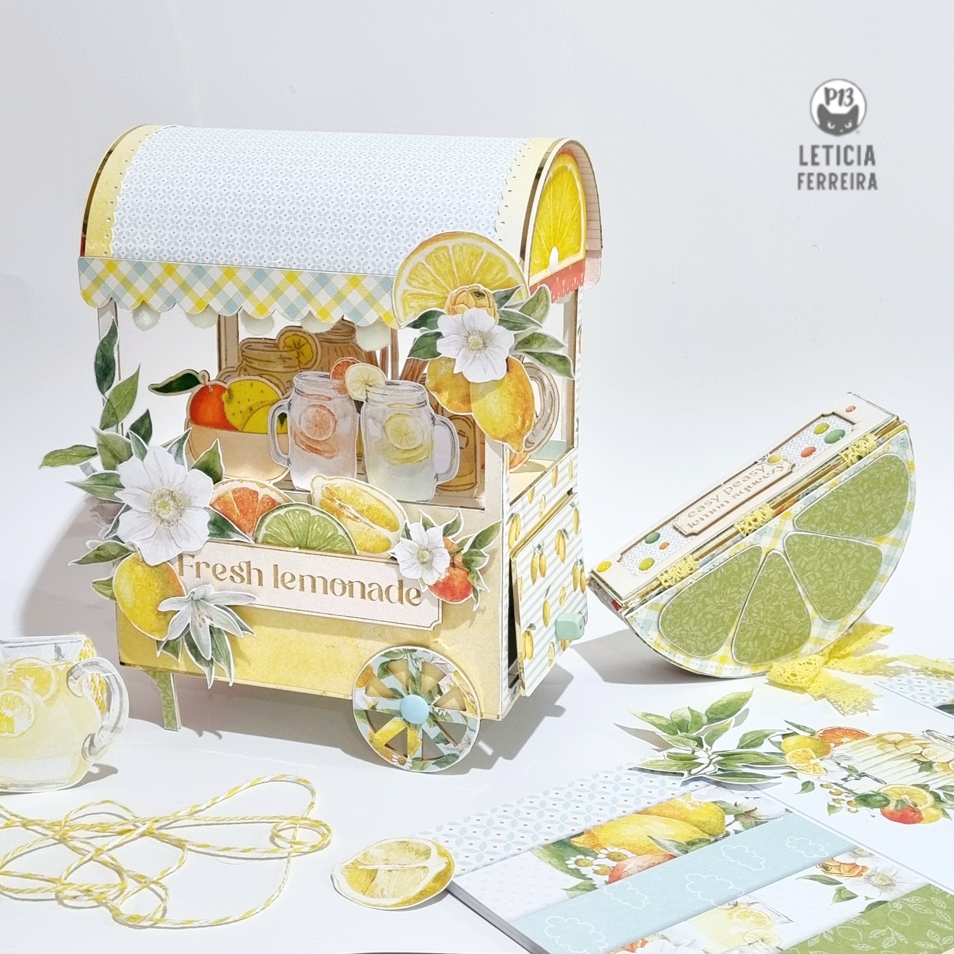 Carrinho decorativo de cartão com tema de limonada fresca e acessório em formato de meia-lua com estampa de limão