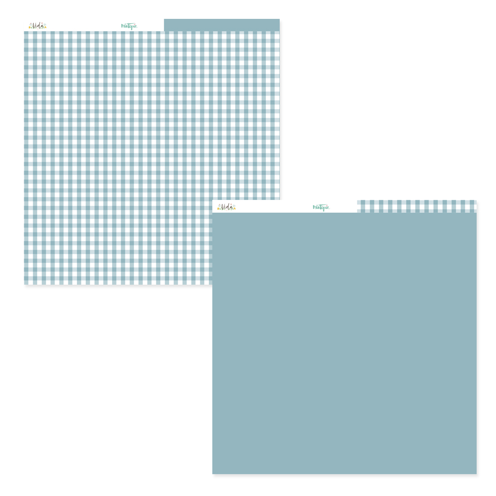 Dois blocos de papel em espiral com padrões azul e branco