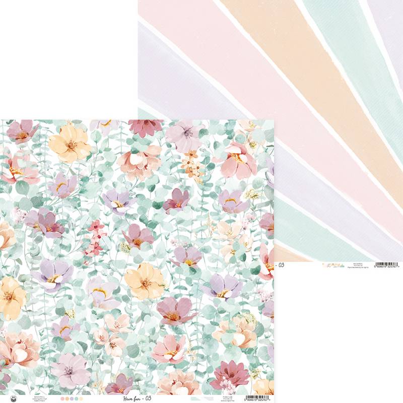 Papel de embrulho com padrão floral colorido e verso às riscas pastel.