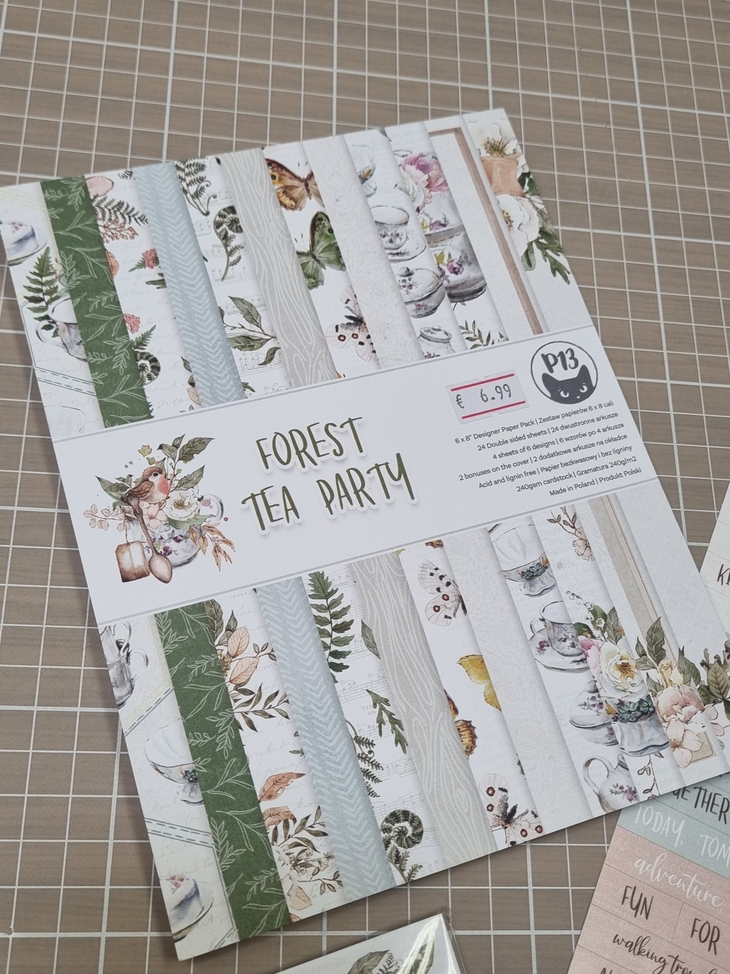 Pack de papel decorativo FOREST TEA PARTY com padrões naturais e etiqueta de preço