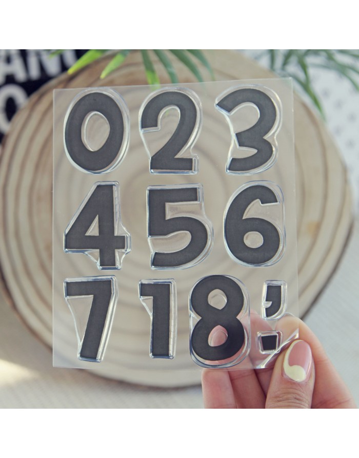 Folha de autocolantes pretos com números 0 a 9 em fundo transparente