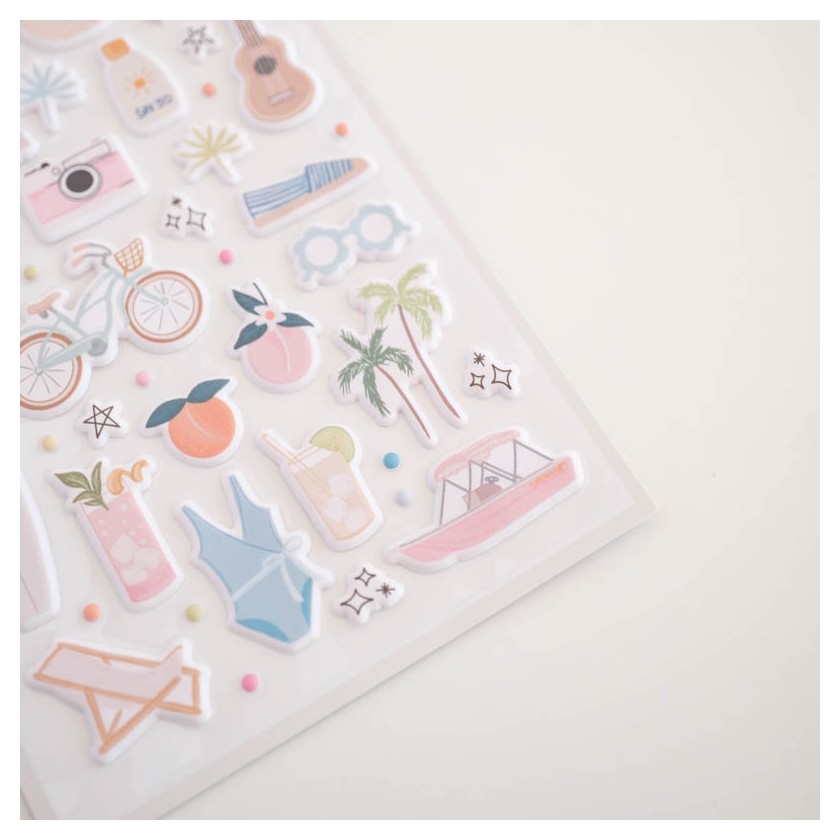 Autocolantes de verão coloridos com diversos desenhos em fundo branco