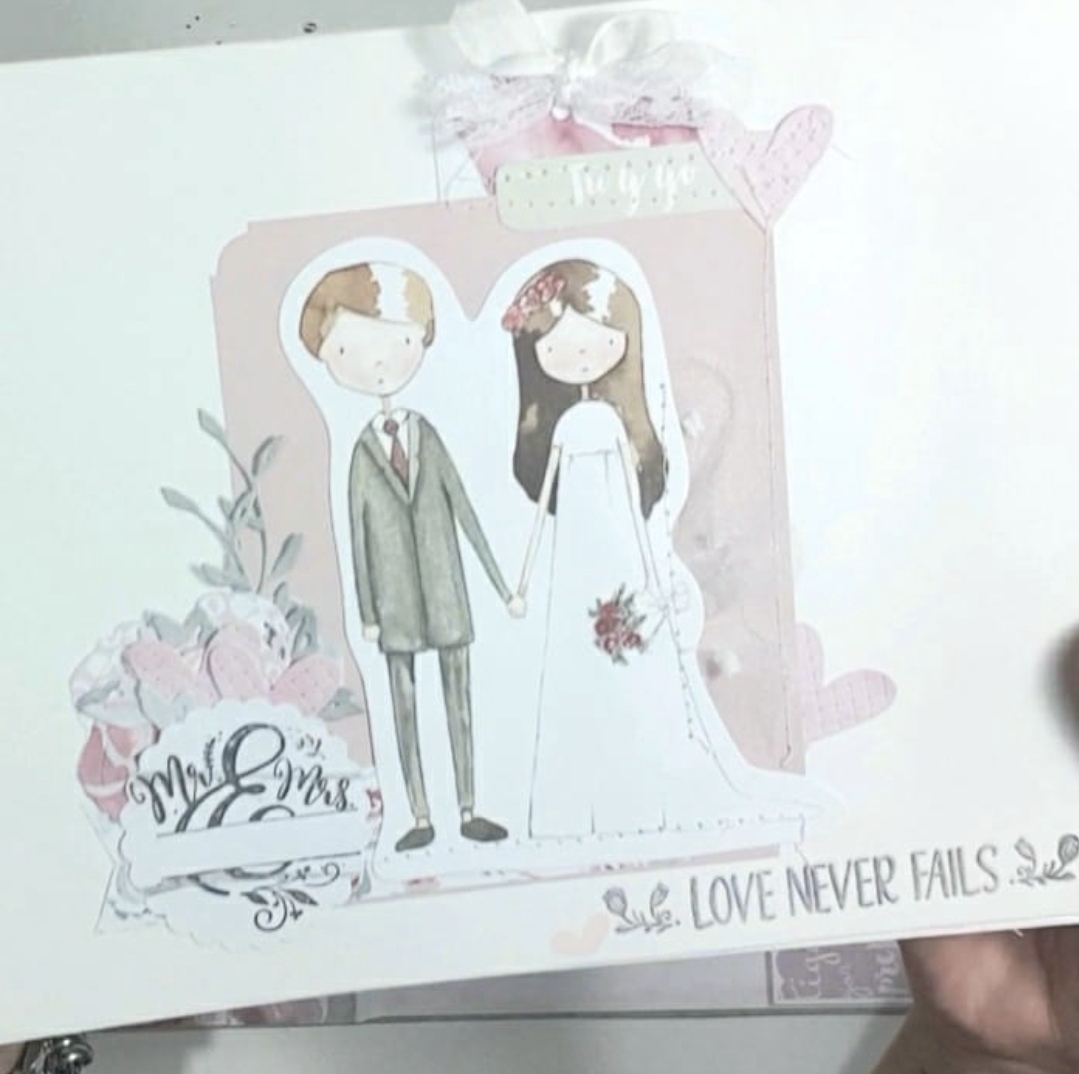 Cartão de casamento com desenho de noivos e texto em inglês