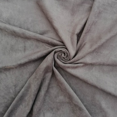 tecido cinzento em microfibra com textura suave e aveludada