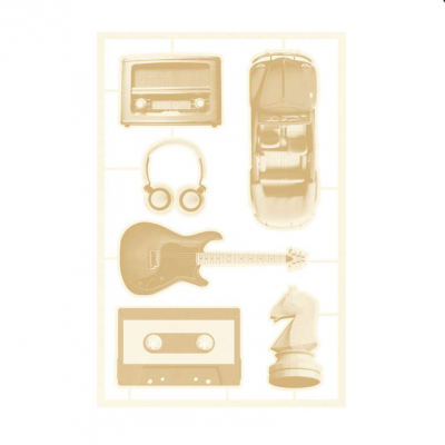 Objetos vintage: rádio, carro, auscultadores, guitarra, cassete, peça de xadrez