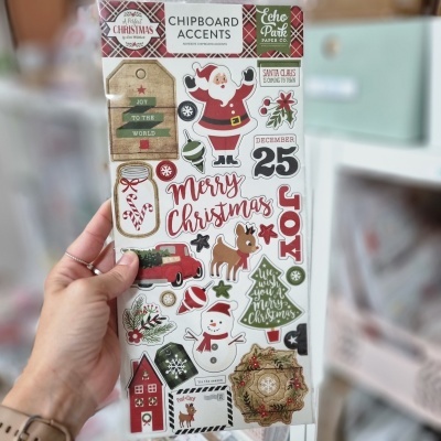 Autocolantes de chipboard com temas de Natal em várias cores e formas