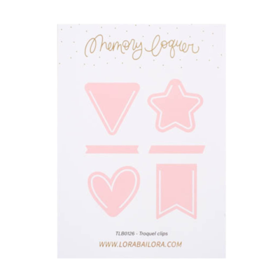 Quatro clips em formas variadas cor rosa claro em cartão branco com texto dourado