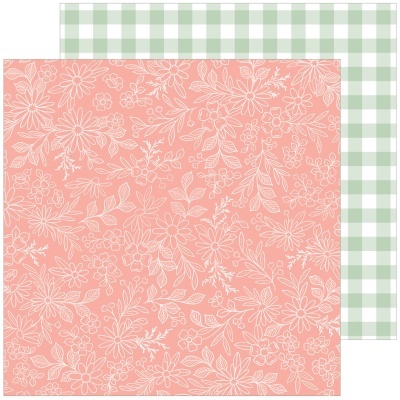 Papel decorativo com padrão floral cor de pêssego e padrão quadriculado verde e branco