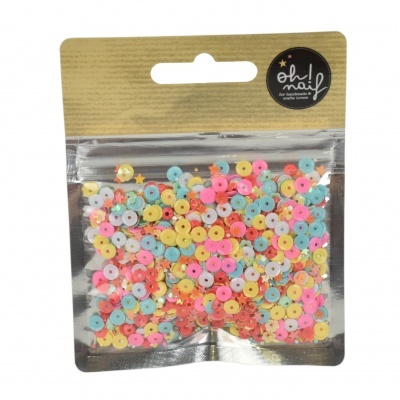 Pacote transparente com lantejoulas coloridas e aba superior castanha com etiqueta preta