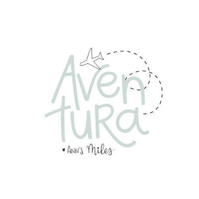 Logótipo com texto 'Aventura Ann's Miles' e desenho de avião com traçado pontilhado.