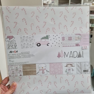 Kit para scrapbooking com padrões natalícios em tons pastel de rosa, branco e cinza.