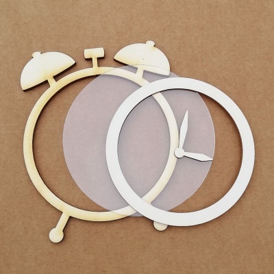 Relógio de madeira para montar com mostrador branco e visor translúcido