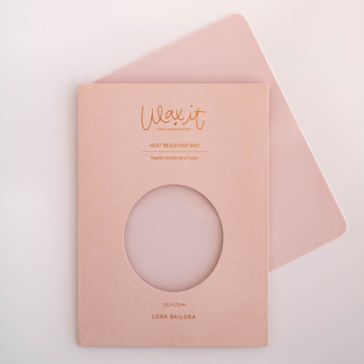 Tapete resistente ao calor cor rosa claro com embalagem de cartão rosa