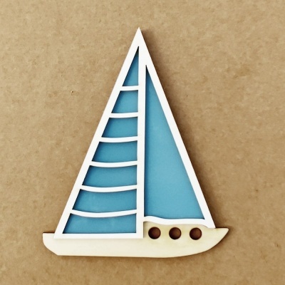 Figura decorativa de veleiro de madeira com vela azul