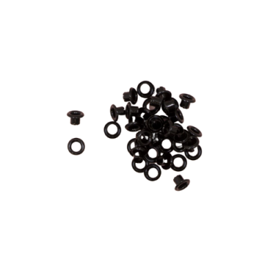 Peças de ilhóses metálicos pretos sobre fundo branco