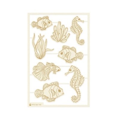 Recortes de madeira clara com formas marinhas