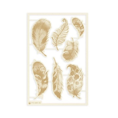 Conjunto de tatuagens temporárias com desenhos de penas em castanho claro sobre fundo branco